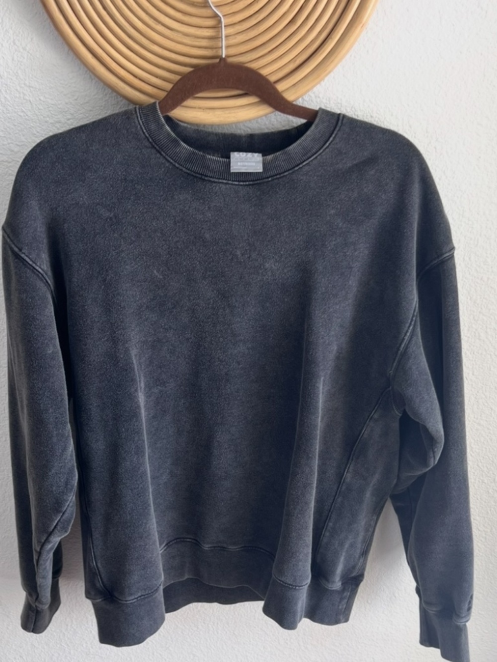 Aritzia sweat fleece faded black crew neck size small